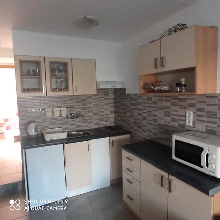 Apartments Max Vir Ngoại thất bức ảnh