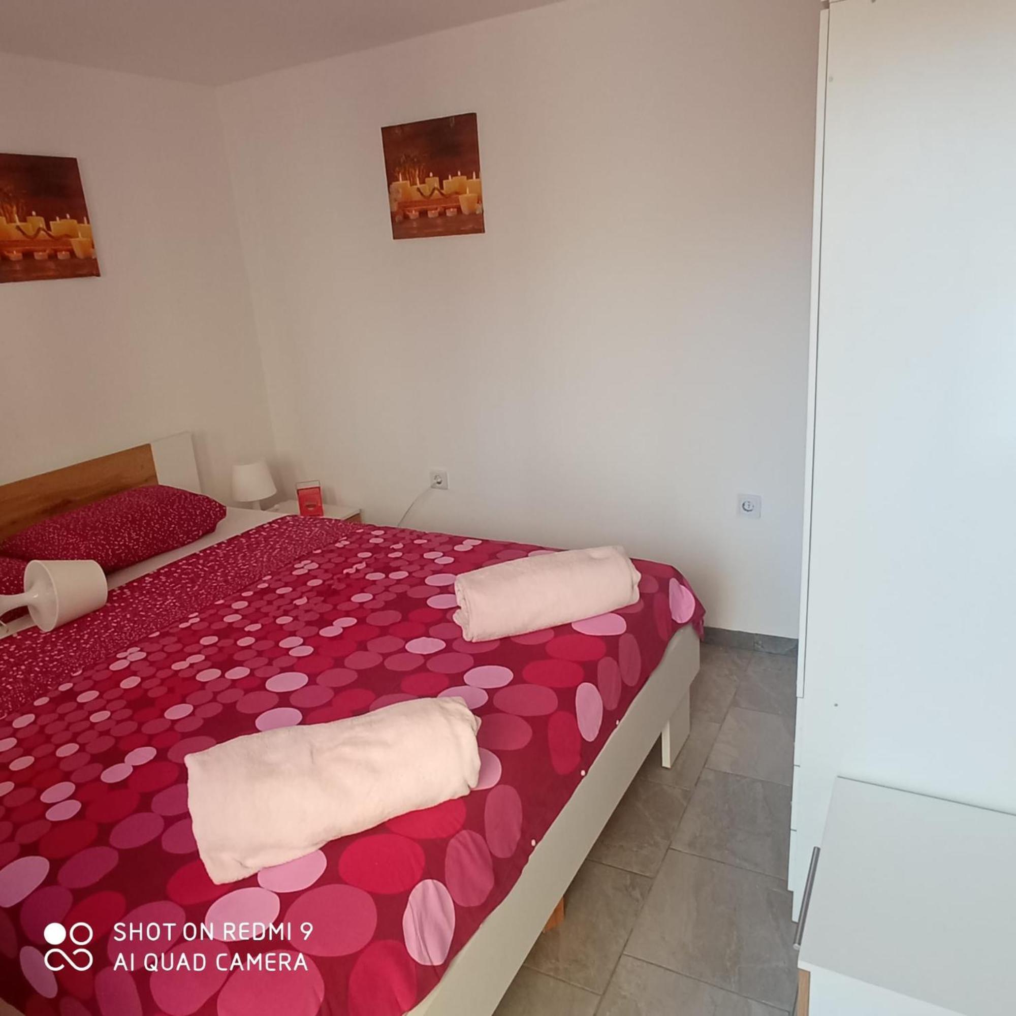 Apartments Max Vir Ngoại thất bức ảnh
