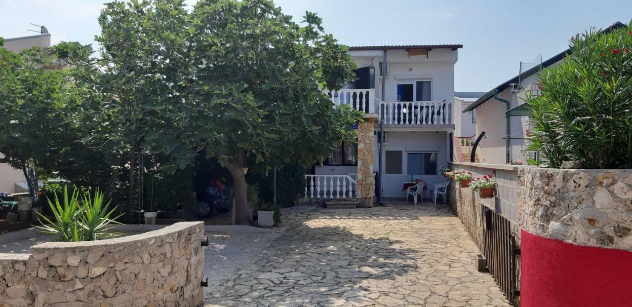 Apartments Max Vir Ngoại thất bức ảnh