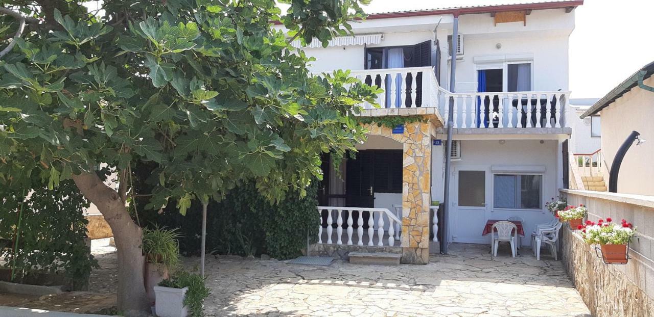 Apartments Max Vir Ngoại thất bức ảnh