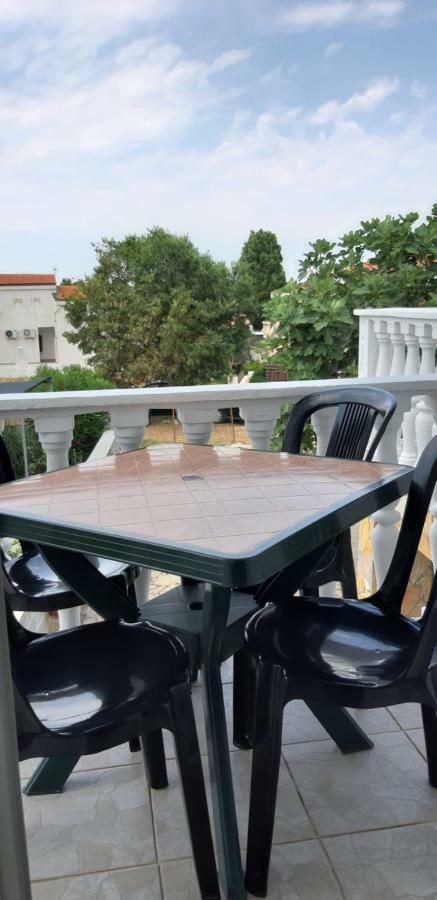 Apartments Max Vir Ngoại thất bức ảnh