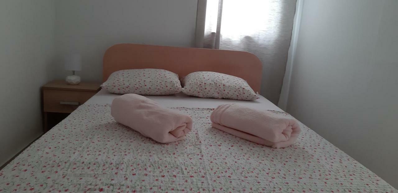 Apartments Max Vir Ngoại thất bức ảnh